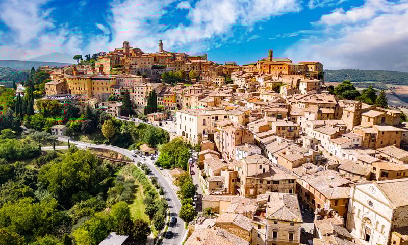 Montepulciano is a Renaissance hill town and in the Italian province of Siena.