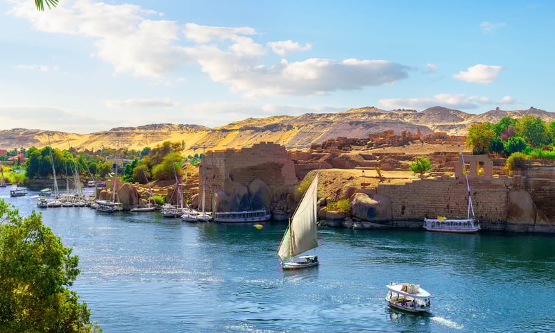 Enjoy a 4-night cruise along the beautiful Nile River.