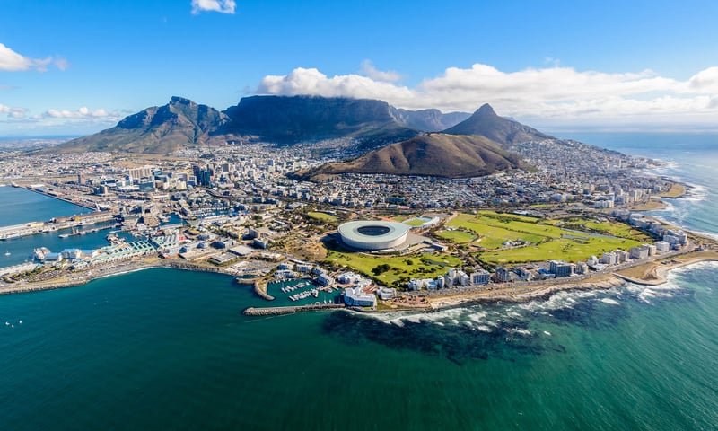 Enjoy a guided morning tour of the Mother City, Cape Town.