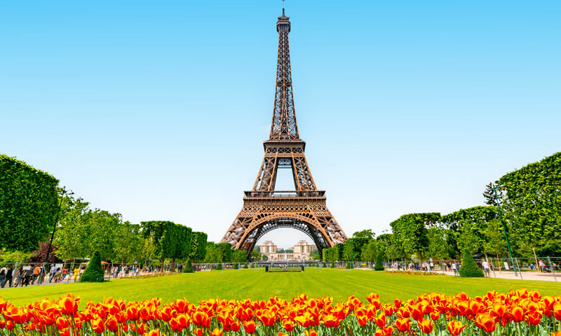 Get ready for your grand tour to see some of Europe's greatest icons like the Eiffel Tower, France.