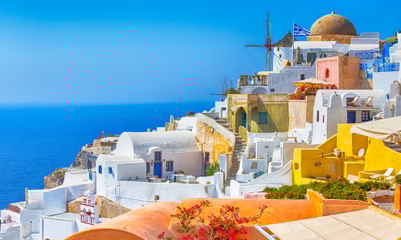 Discover the gorgeous Greek Islands from Santorini to Mykonos and beyond.