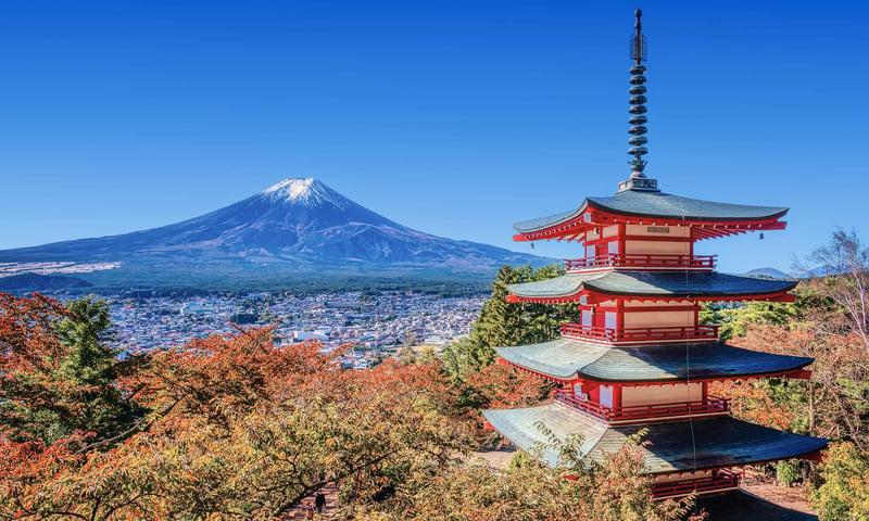 The serenity of Japan's most recognised icon, Mount Fuji.