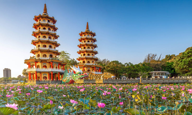 Visit Kaohsiung, Taiwan and see the stunning Lotus Pond, Dragon and Tiger Pagodas and temple.