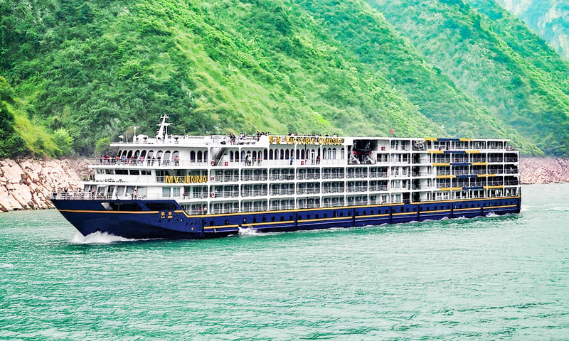 Cruise the Yangtze River in the comfort of a Balcony cabin.