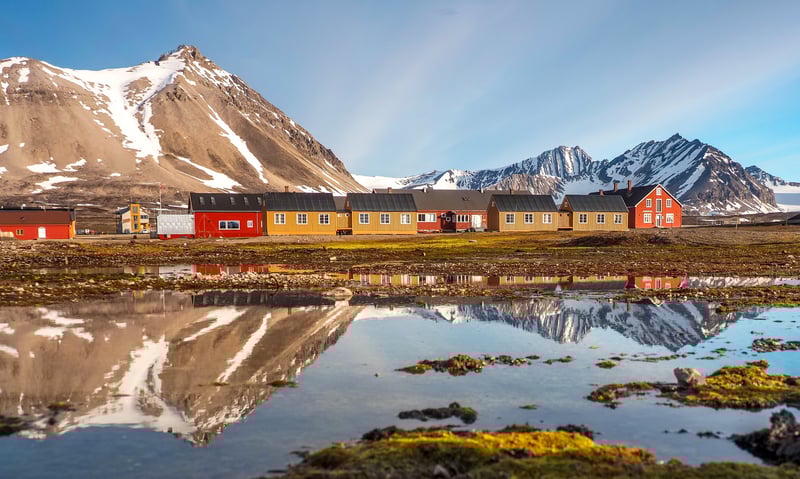 Discover the varied landscapes of Ny-Alesund, Svalbard, Norway (Itinerary 2).