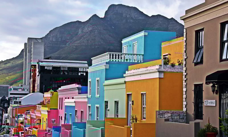 Explore the vibrant Bo-Kaap distict & more on a city tour of Cape Town.