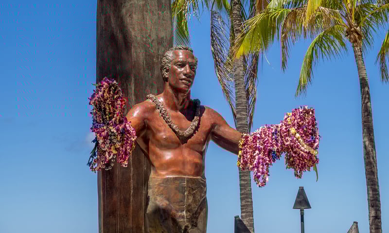 Stroll along Waikiki Beach to see Duke Kahanamoku's tribute statue.