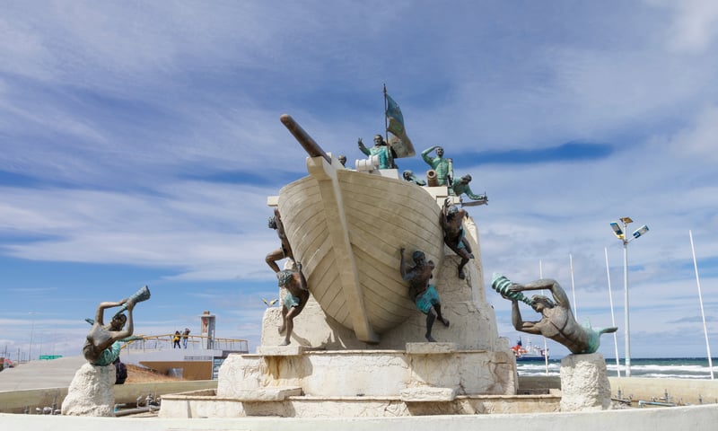Monumento Tripulantes Goleta Ancud, Punta Arenas, Chile.