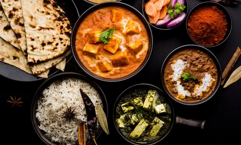 Indulge in flavourful curries throughout your Indian Foodie Tour.