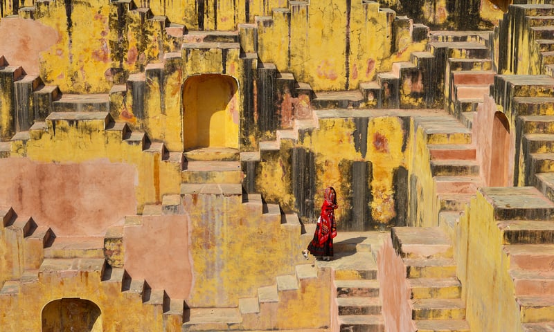 Explore Jaipur, capital of Rajasthan.