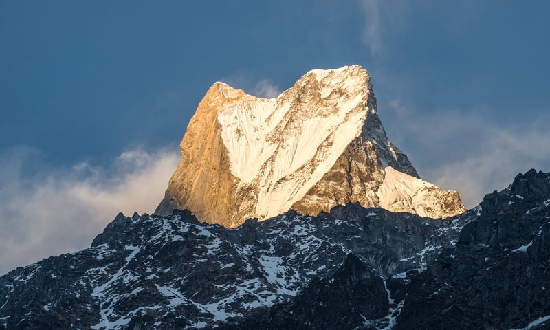 Enjoy a good view of the mountains of Machhapuchhre (Fish Tail).