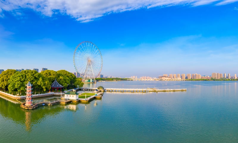 Wander through Lihu Park in Wuxi, China.