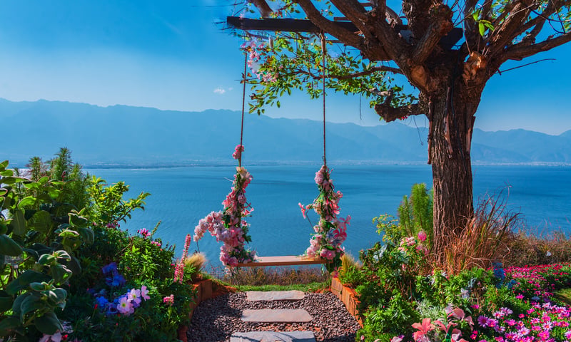 Erhai is a stunning alpine lake near Dali, Yunnan Province.