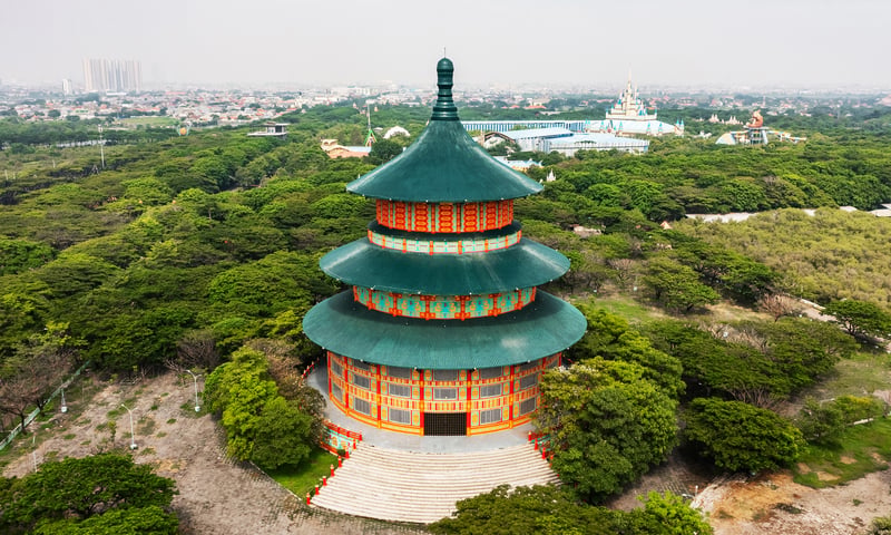 Indonesia’s second-largest city and East Java’s capital, Surabaya, is known as the 'City of Heroes'.
