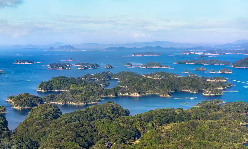 Sail among Sasebo’s picturesque Kujukushima islands.