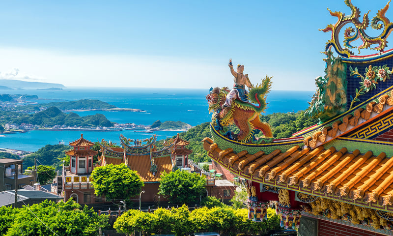 See the stunning views from Jiufen across to Shen'ao Fishing Port and the East China Sea.