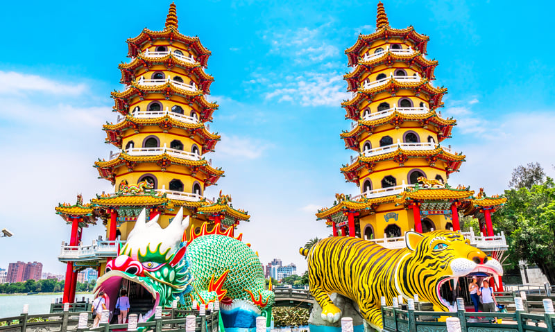 The popular Dragon & Tiger Pagodas in Kaohsiung.