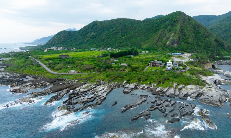 Shitiping is a coastal spot that features a natural staircase of eroded stone.