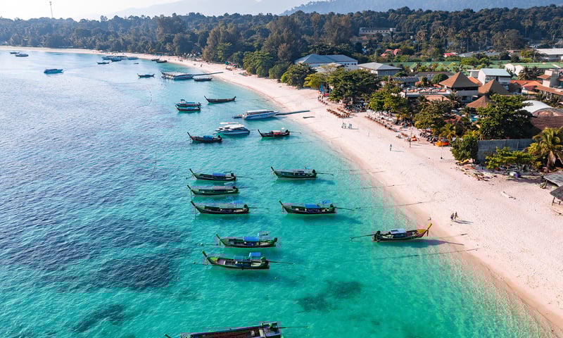 Pattaya Beach buzzes with lively activity and offers a vibrant nightlife, Itinerary 2.