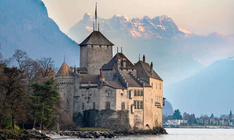 Enjoy a tour and wine degustation at Chillon Castle, along Lake Geneva.