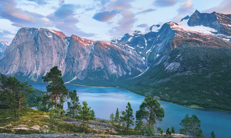 Wrap yourself in the ice-carved embrace of Narvik’s majestic glacial fjords.