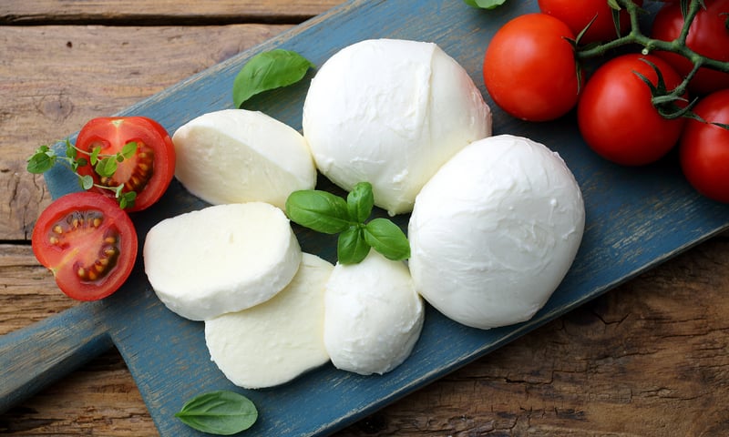 Enjoy a lunch of fresh farm produce from homemade mozzarella, ricotta-filled crêpes and more.