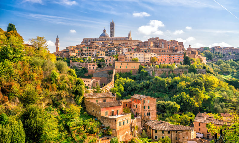 Florence, bathed in architectural beauty, artistic charm and centuries of history (Itinerary 3 & 6).