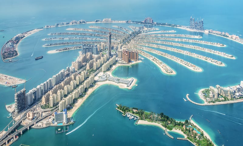Join a half-day Dubai city tour from the Palm Jumeirah (Itinerary 2 & 4).