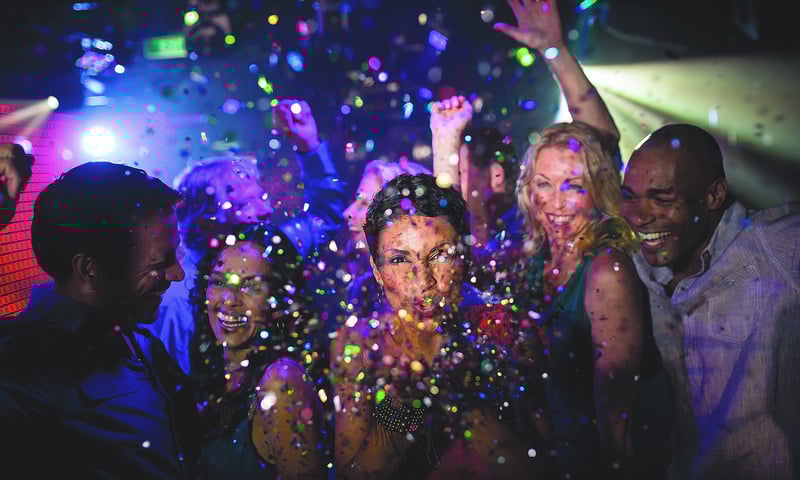 Join the party scene onboard Norwegian Sun and dance the night away.