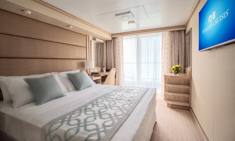 Unwind with a Balcony cabin upgrade while onboard Diamond Princess.