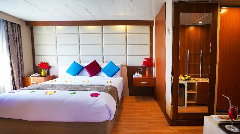 Enjoy a 3-night cruise on the Nile River on board the 'MS Royal Esadora'