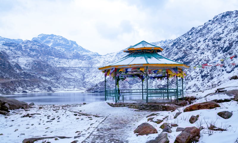 Be captivated by the surrounding vistas of Tsomgo Lake in Gangtok, India.