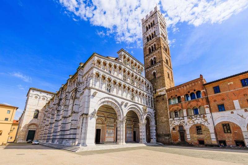Travel to the charming city of Lucca, Italy.