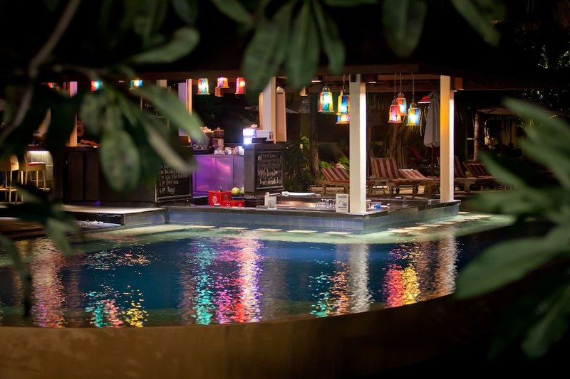 Poolside bar