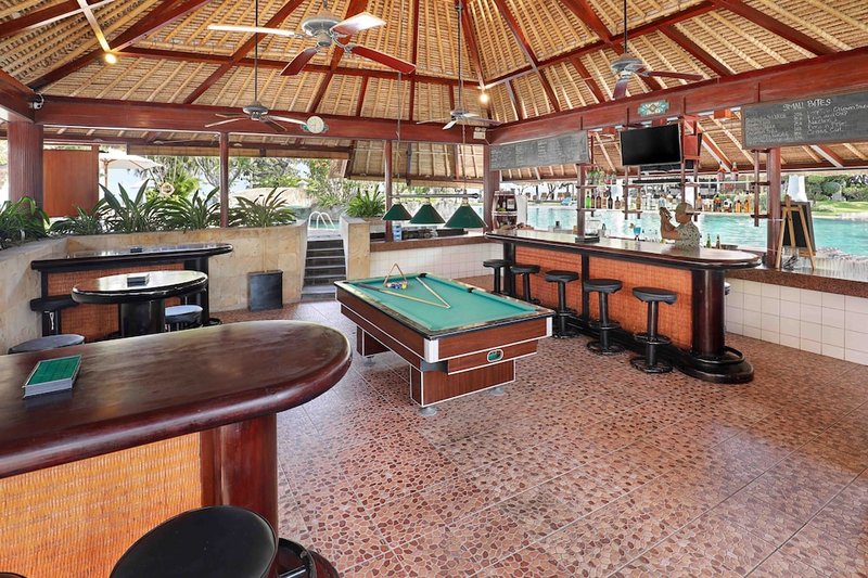 Poolside bar