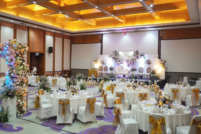 Indoor wedding