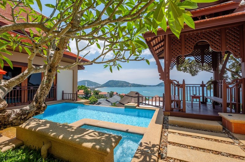 Private pool