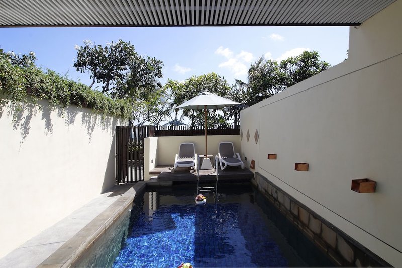 Private pool