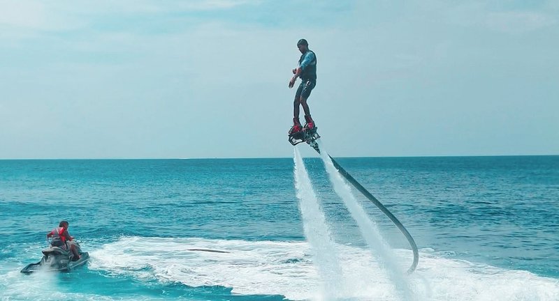 Surfing/boogie boarding