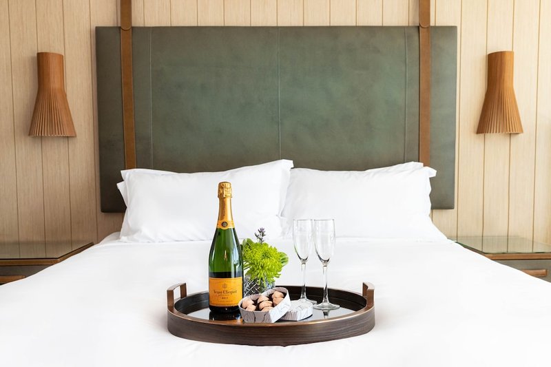 Champagne service