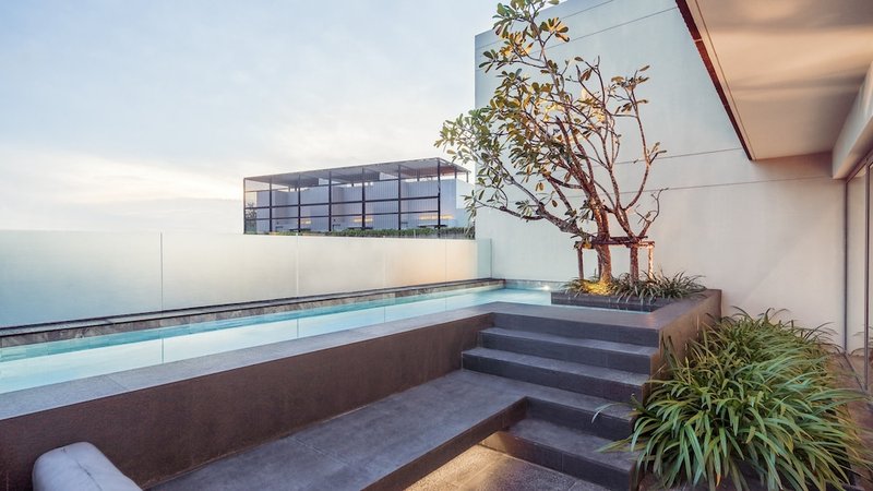 Private pool