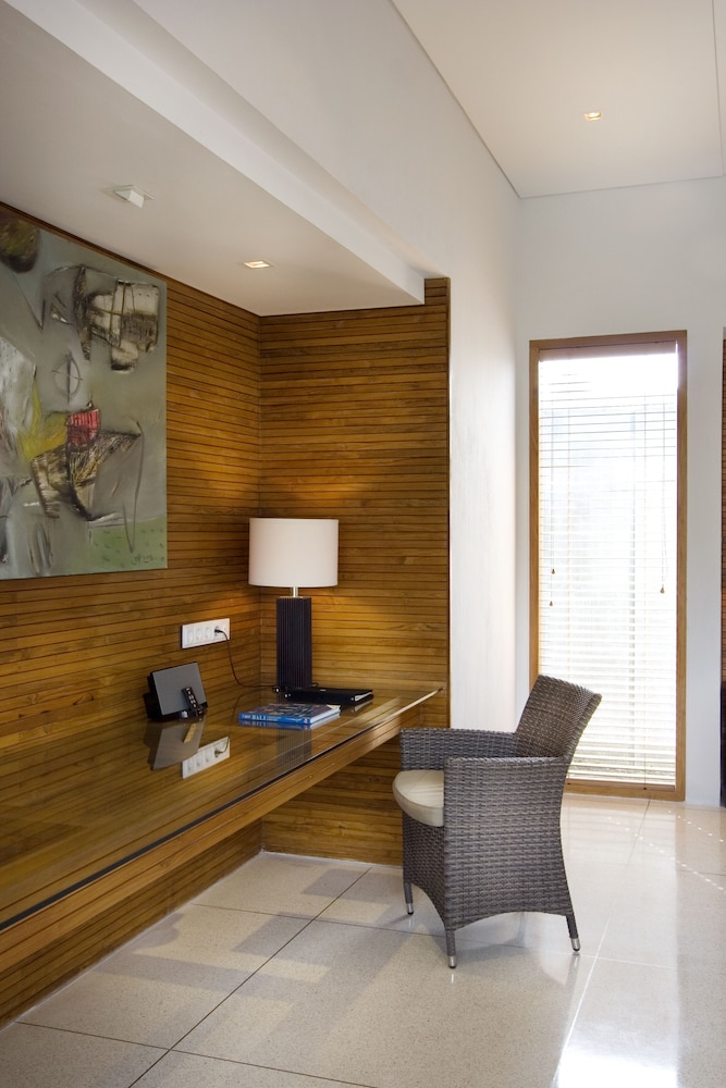 In-room business center