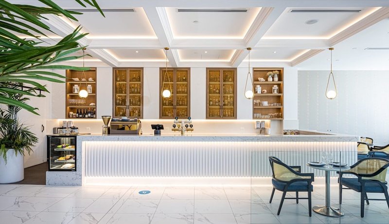 Lobby lounge