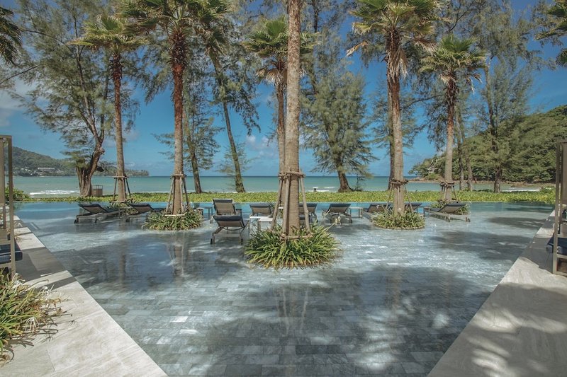 Infinity pool