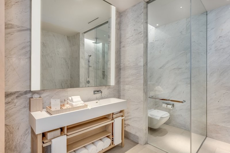 Bathroom sink