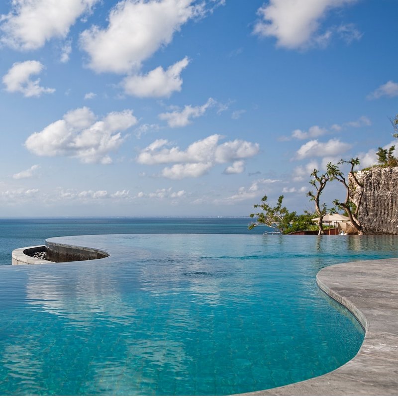 Infinity pool