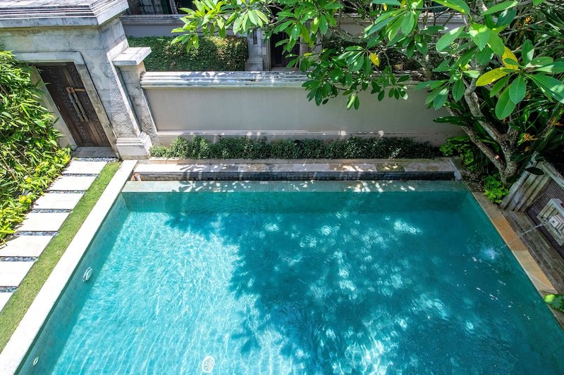 Private pool